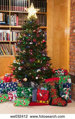 Stock Image - Christmas tree and presents. Fotosearch