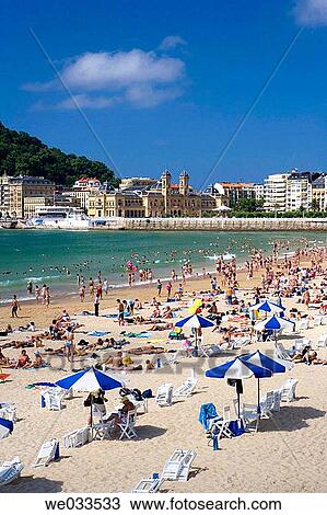 Stock Image - La Concha beach and town hall in background, San Sebastißn. Guip·zcoa, Euskadi, Spain. Fotosearch