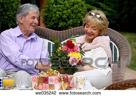 Stock Image - bouquet, contemporary, couple. Fotosearch