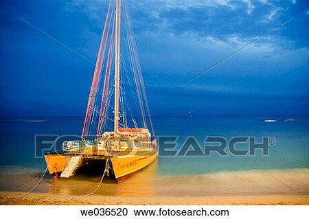 Catamaran evening, Waikiki, Oahu. Hawaii, USA View Large Photo Image Stock Image - Catamaran evening, Waikiki, Oahu. Hawaii, USA. Fotosearch
