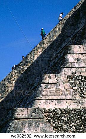 Stock Image - The Castle (Pyramid of Kukulcan), Mayan ruins of Chich? n Itzß. Yucatßn, Mexico. Fotosearch