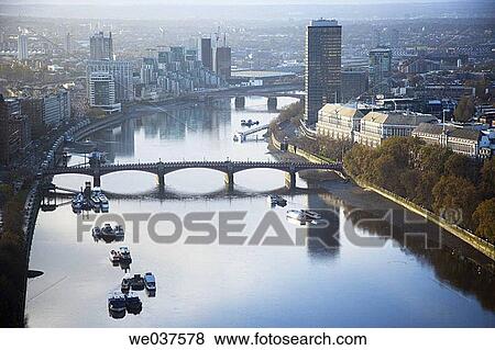 Vista Di Fiume Tamigi Da Londra Eye Ponticello Lambeth E Vauxhall Bridge London England Uk Archivio Fotografico We037578 Fotosearch