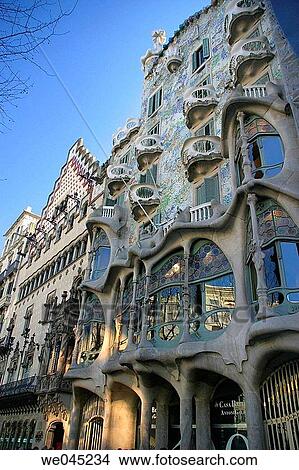 Batll? House by Antoni Gaud? (1904-1906), Barcelona. Catalonia, Spain View Large Photo Image Picture - Batll? House by Antoni Gaud? (1904-1906), Barcelona. Catalonia, Spain. Fotosearch