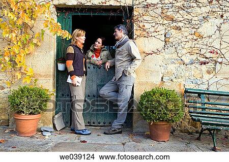 chat, contemporary, autumn View Large Photo Image Picture - chat, contemporary, autumn. Fotosearch