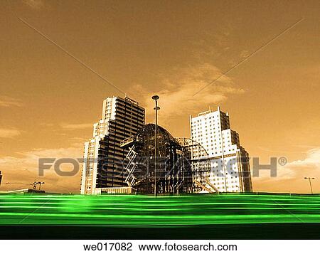 Stock Image - Monument to the Dama Ib? rica under construction, Valencia, Spain / La escultura de 22 m. de alto estarß compuesta por 21. 000 peque±as? damas? a escala de la original en cerßmica azul refractaria, adheridas a una estructura de hierro sobre un pedestal. Fotosearch