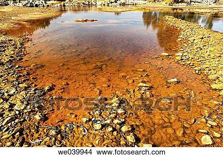 Picture - R? o Tinto. Huelva province, Andalusia, Spain. Fotosearch