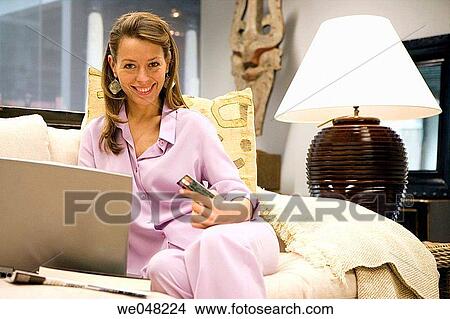 Picture - at-home, Bank card, bank, 30's. Fotosearch