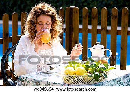 Picture - basket, breakfast, 20's. Fotosearch