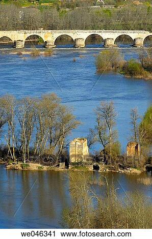 Medieval bridge over Douro river, Toro. Zamora province, Castilla-Le? n, Spain View Large Photo Image Stock Image - Medieval bridge over Douro river, Toro. Zamora province, Castilla-Le? n, Spain. Fotosearch