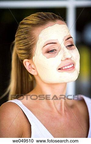 Stock Image - 30's, blond, Beauty Care, beauty, 20's. Fotosearch