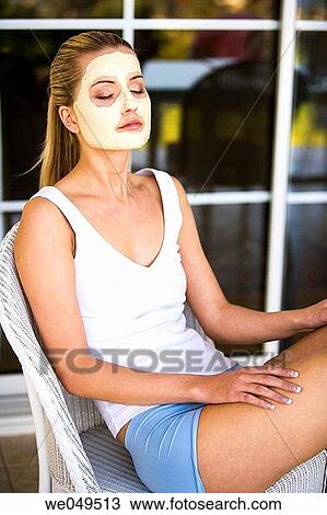 Stock Image - 30's, blond, Beauty Care, beauty, 20's. Fotosearch