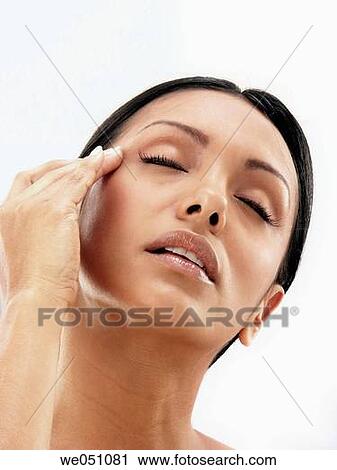 beauty, Beauty Care, brunette, clipping path, Close-up View Large Photo Image Stock Image - beauty, Beauty Care, brunette, clipping path, Close-up. Fotosearch