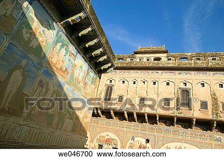 Stock Image - Old hand-painted haveli. Mandawa. Rajasthan. India. Fotosearch
