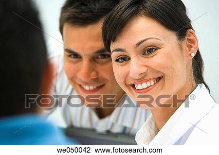 Stock Image - Centro de Investigaci? n Fatronik, Parque Tecnol? gico de San Sebastian, Donostia, Gipuzkoa, Euskadi. Ejecutivos y tecnicos-Sala de reuniones. Fotosearch