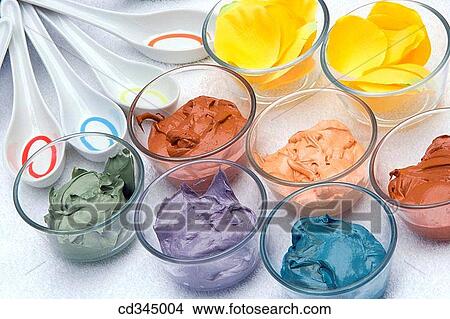 Body mud, La Phyto personalized treatment. 100% natural active principles: seaweeds, clays, oligo-elements, essential oils, plant extracts, cereals, etc. Cestona spa, Relais Termal Group, Gipuzkoa, Basque Country View Large Photo Image Picture - Body mud, La Phyto personalized treatment. 100% natural active principles: seaweeds, clays, oligo-elements, essential oils, plant extracts, cereals, etc. Cestona spa, Relais Termal Group, Gipuzkoa, Basque Country. Fotosearch