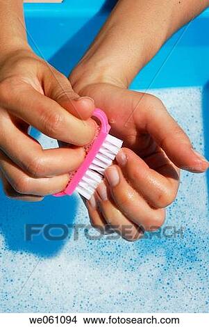 Picture - brush, Close-up, contemporary, day, Female. Fotosearch