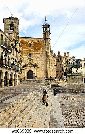 St. Martin's church (14th-16th century) and equestrian statue of Francisco Pizarro, Trujillo. Cßceres province, Extremadura, Spain View Large Photo Image Stock Image - St. Martin's church (14th-16th century) and equestrian statue of Francisco Pizarro, Trujillo. Cßceres province, Extremadura, Spain. Fotosearch