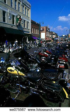 Stock Photo - BEALE STREET. DOWNTOWN MEMPHIS. TENNESSEE. USA. Fotosearch
