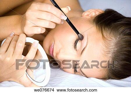 Picture - beauty, Beauty Care, brunette, brush. Fotosearch