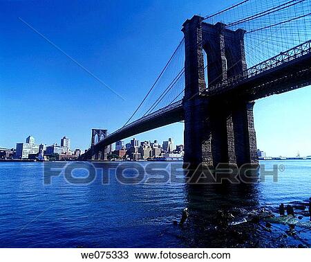 Stock Image - BROOKLYN BRIDGE. BROOKLYN SKYLINE. NEW YORK. USA. Fotosearch