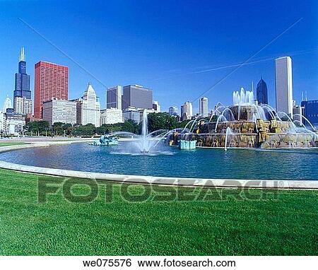 BUCKINGHAM FOUNTAIN. GRANT PARK CHICAGO. ILLINOIS. USA View Large Photo Image Stock Photograph - BUCKINGHAM FOUNTAIN. GRANT PARK CHICAGO. ILLINOIS. USA. Fotosearch