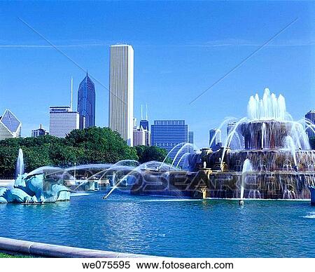BUCKINGHAM FOUNTAIN. GRANT PARK CHICAGO. ILLINOIS. USA View Large Photo Image Stock Photography - BUCKINGHAM FOUNTAIN. GRANT PARK CHICAGO. ILLINOIS. USA. Fotosearch