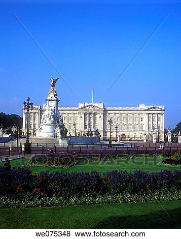 BUCKINGHAM PALACE. LONDON ENGLAND UNITED KINGDOM View Large Photo Image Stock Photo - BUCKINGHAM PALACE. LONDON ENGLAND UNITED KINGDOM. Fotosearch