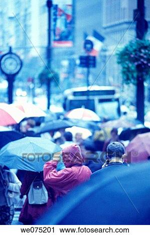 CROWDS 5TH AVENUE. MIDTOWN MANHATTAN NEW YORK. USA View Large Photo Image Stock Image - CROWDS 5TH AVENUE. MIDTOWN MANHATTAN NEW YORK. USA. Fotosearch