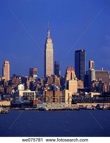 EMPIRE STATE BUILDING. MIDTOWN MANHATTAN. NEW YORK. USA View Large Photo Image Stock Image - EMPIRE STATE BUILDING. MIDTOWN MANHATTAN. NEW YORK. USA. Fotosearch