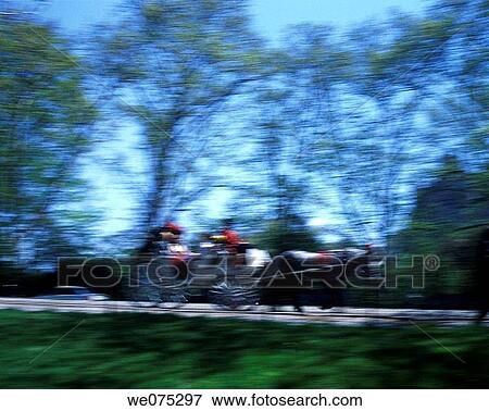Stock Photo - HORSE CARRIAGE RIDE. CENTRAL PARK. MANHATTAN. NEW YORK. USA. Fotosearch