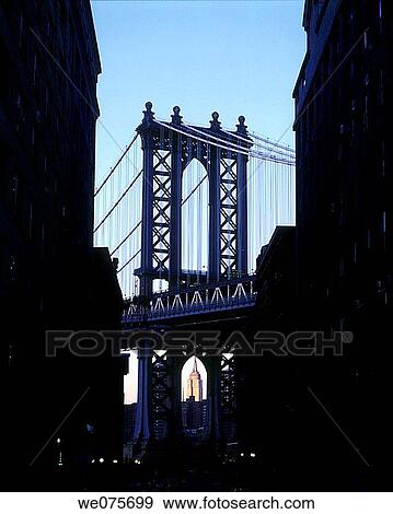 MANHATTAN BRIDGE. WASHINGTON STREET. BROOKLYN NEW YORK. USA View Large Photo Image Stock Photo - MANHATTAN BRIDGE. WASHINGTON STREET. BROOKLYN NEW YORK. USA. Fotosearch