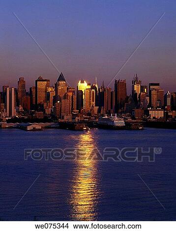 MIDTOWN SKYLINE. MANHATTAN NEW YORK. USA View Large Photo Image Picture - MIDTOWN SKYLINE. MANHATTAN NEW YORK. USA. Fotosearch