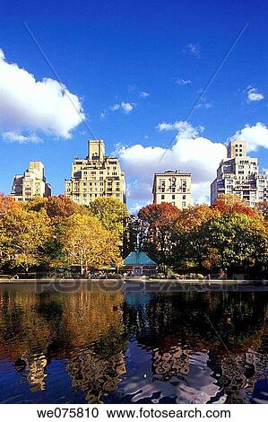 Stock Image - POND CENTRAL PARK. MANHATTAN NEW YORK. USA. Fotosearch