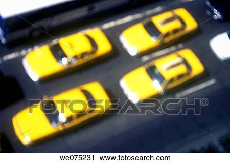 TAXI CABS 5TH AVENUE. MIDTOWN MANHATTAN. NEW YORK. USA View Large Photo Image Stock Image - TAXI CABS 5TH AVENUE. MIDTOWN MANHATTAN. NEW YORK. USA. Fotosearch