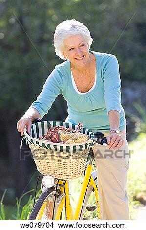 basket, bicycle, break, break-time, calm View Large Photo Image Picture - basket, bicycle, break, break-time, calm. Fotosearch