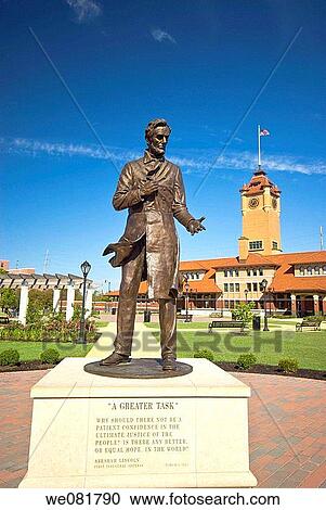 USA Illinois Union Station Square Abraham Lincoln Statue View Large Photo Image Stock Image - USA Illinois Union Station Square Abraham Lincoln Statue. Fotosearch