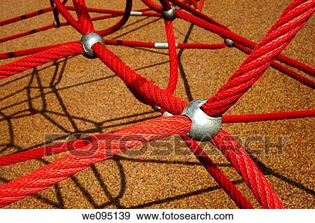 Stock Photo - Cuerdas de estructura piramidal para el juego de ni±os. Fotosearch