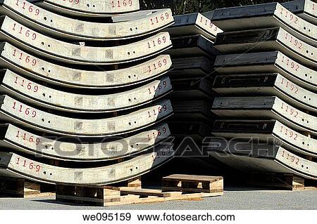 Stock Photo - Dovelas para la conformaci? n de los anillos de revestimiento de hormig? nn de los tuneles de la estaci? nn del Ave de la Sagrera, Barcelona, Catalunya, Espa±a. Fotosearch
