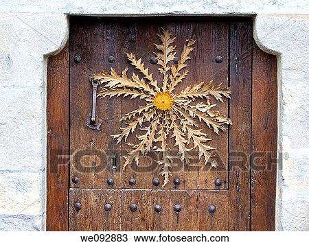 Stock Image - Eguskilore en la puerta de un caserio de Izarra Alava. Fotosearch