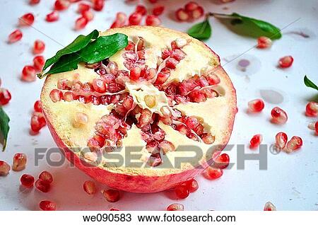 FRUTTA, MELOGRANO, View Large Photo Image Stock Image - FRUTTA, MELOGRANO,. Fotosearch