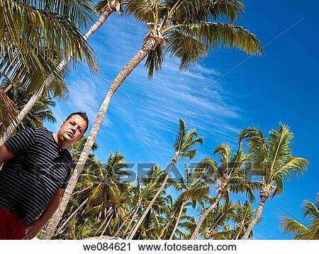 hombre en playa de Punta Cana, Rep·blica Dominicana View Large Photo Image Stock Image - hombre en playa de Punta Cana, Rep·blica Dominicana. Fotosearch