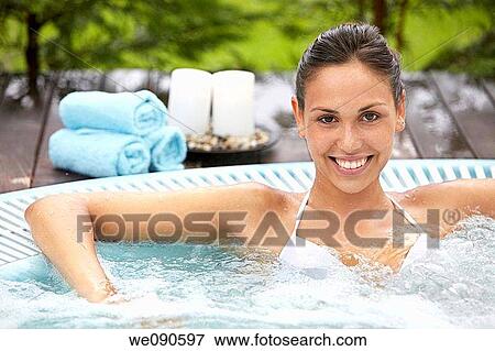 Stock Photo - Jacuzzi, Spa-relais. Fotosearch