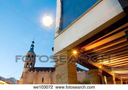 Plaza de España, night view. Valdepeñas, Ciudad Real province, Castilla La Mancha, Spain. View Large Photo Image Stock Image - Plaza de España, night view. Valdepeñas, Ciudad Real province, Castilla La Mancha, Spain.. Fotosearch