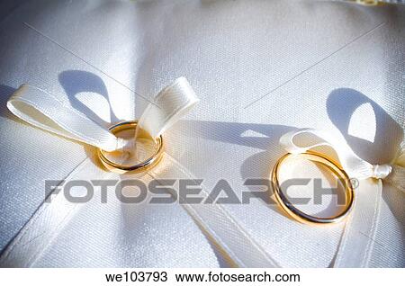 Stock Image - Wedding rings, close-up. Fotosearch