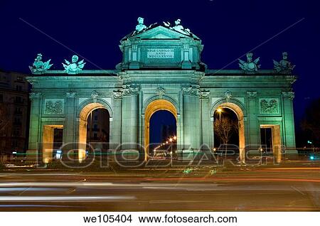 Picture - Puerta de Alcalá Alcala Gate, Alcala Stree, night view, Comunidad de Madrid, Spain, Europe. Fotosearch