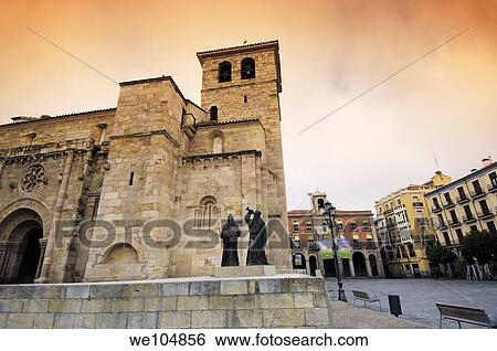 San Juan de Puerta Nueva church and Town Hall in background, Zamora, Castilla-Leon, Spain View Large Photo Image Stock Photograph - San Juan de Puerta Nueva church and Town Hall in background, Zamora, Castilla-Leon, Spain. Fotosearch