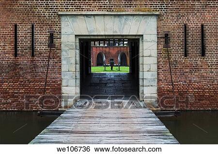 Fort Pulaski National Monument built 1829 to 1847, Confederate canon guarding the main entrance to the fort View Large Photo Image Stock Photograph - Fort Pulaski National Monument built 1829 to 1847, Confederate canon guarding the main entrance to the fort. Fotosearch