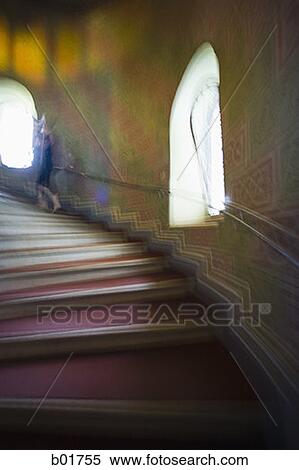 Vue Brouillee De A Personne Sur A Escalier Banques De Photographies B Fotosearch