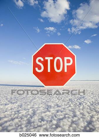 Stock Photograph - stop sign in the middle of nowhere. Fotosearch