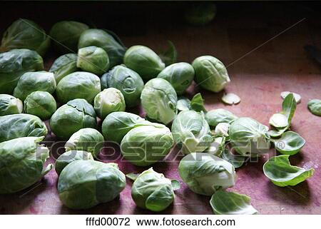 Stock Image - Brussels sprouts, vegetable, vegetables, cook, kitchen, cuisine, carving board. Fotosearch